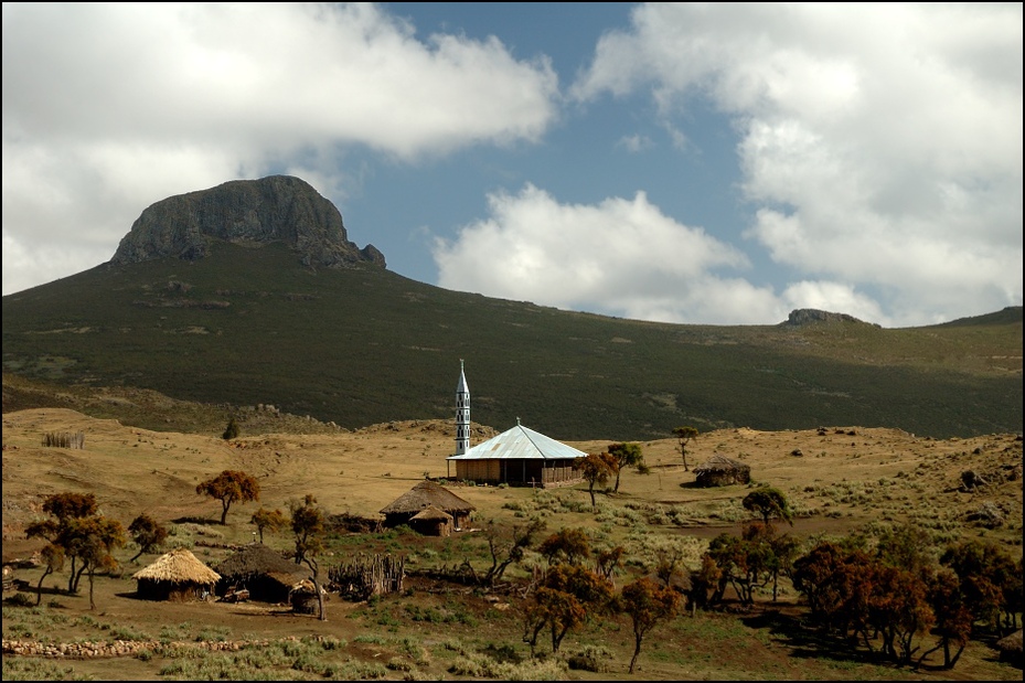  Meczet Krajobraz Nikon D70 AF-S Zoom-Nikkor 18-70mm f/3.5-4.5G IF-ED Etiopia 0 średniogórze niebo górzyste formy terenu ekosystem Chmura Góra pustynia łąka wzgórze obszar wiejski