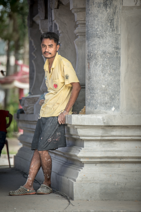  Robotnik Pocztówka nikon d750 Nikon AF-S Nikkor 70-200mm f/2.8G Tajlandia 0 posiedzenie na stojąco migawka Droga moda świątynia dziewczyna człowiek dżinsy ulica