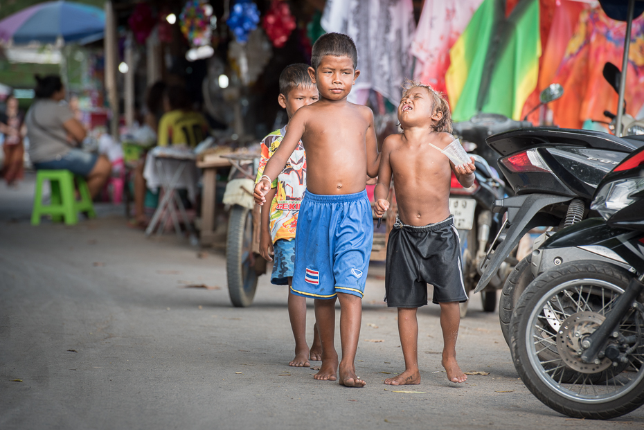  Dzieci Pocztówka nikon d750 Nikon AF-S Nikkor 70-200mm f/2.8G Tajlandia 0 pojazd rodzaj transportu Droga ulica samochód podróżować rekreacja zabawa