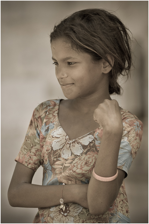  Dziewczynka Portret Nikon D300 Zoom-Nikkor 80-200mm f/2.8D Indie 0 skóra dziewczyna piękno dama ramię fryzura oko uśmiech portret