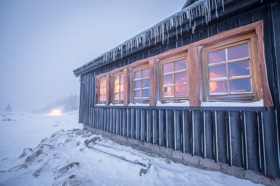  Samotnia Karkonosze Nikon D7100 Sigma 10-20mm f/3.5 HSM śnieg zimowy Dom zamrażanie dom niebo okno lód chatce fasada