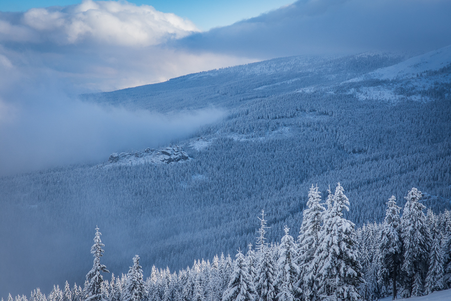  Karkonosze Nikon D7200 AF-S Zoom-Nikkor 17-55mm f/2.8G IF-ED zimowy śnieg niebo górzyste formy terenu drzewo pasmo górskie zamrażanie pustynia Góra Chmura