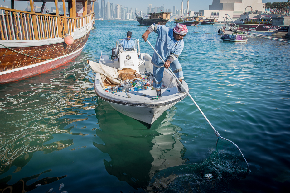  Czyszczenie wybrzeża 0 Katar Nikon D7200 Sigma 10-20mm f/3.5 HSM woda łódź transport wodny morze odbicie żeglarstwo jednostki pływające ocean statek rybacki rekreacja