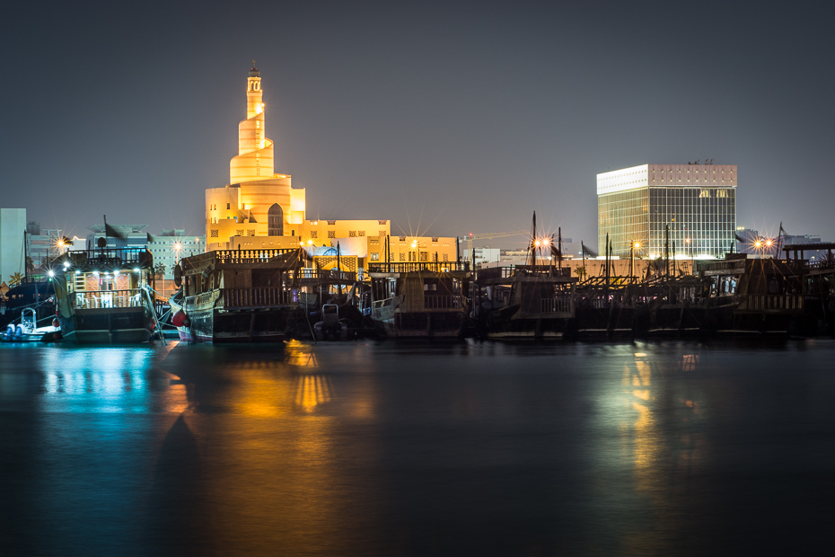  Doha 0 Katar Nikon D7100 Nikkor 50mm f/1.8D cityscape odbicie Miasto obszar Metropolitalny sylwetka na tle nieba noc metropolia obszar miejski punkt orientacyjny arteria wodna