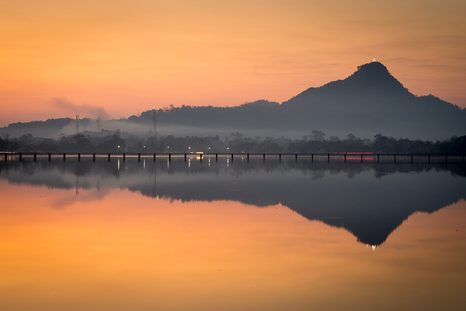  Hpa-an Miejsca Nikon D7100 Nikkor 50mm f/1.8D 0 Myanmar odbicie niebo Natura świt spokojna wschód słońca poświata woda atmosfera horyzont