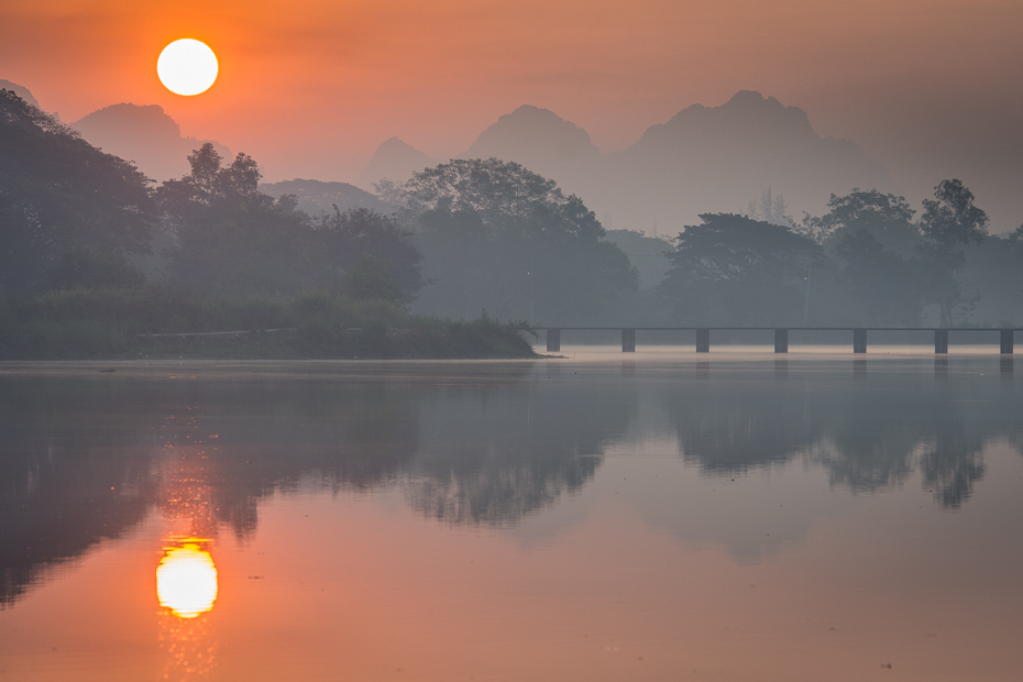  Hpa-an Miejsca Nikon D7100 AF-S Nikkor 70-200mm f/2.8G 0 Myanmar odbicie woda Natura wschód słońca świt niebo atmosfera spokojna ranek jezioro