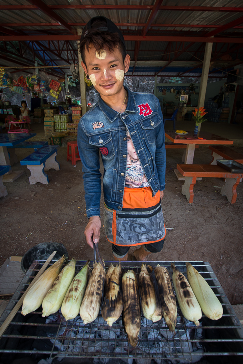  Kucharz Ludzie Nikon D7200 Sigma 10-20mm f/3.5 HSM 0 Myanmar miejsce publiczne uliczne jedzenie rynek sprzedawca jedzenie kuchnia jako sposób gotowania