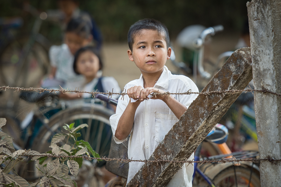  Powrót szkoły Ludzie Nikon D7200 AF-S Nikkor 70-200mm f/2.8G 0 Myanmar drzewo dziecko chłopak męski roślina świątynia rekreacja dziewczyna