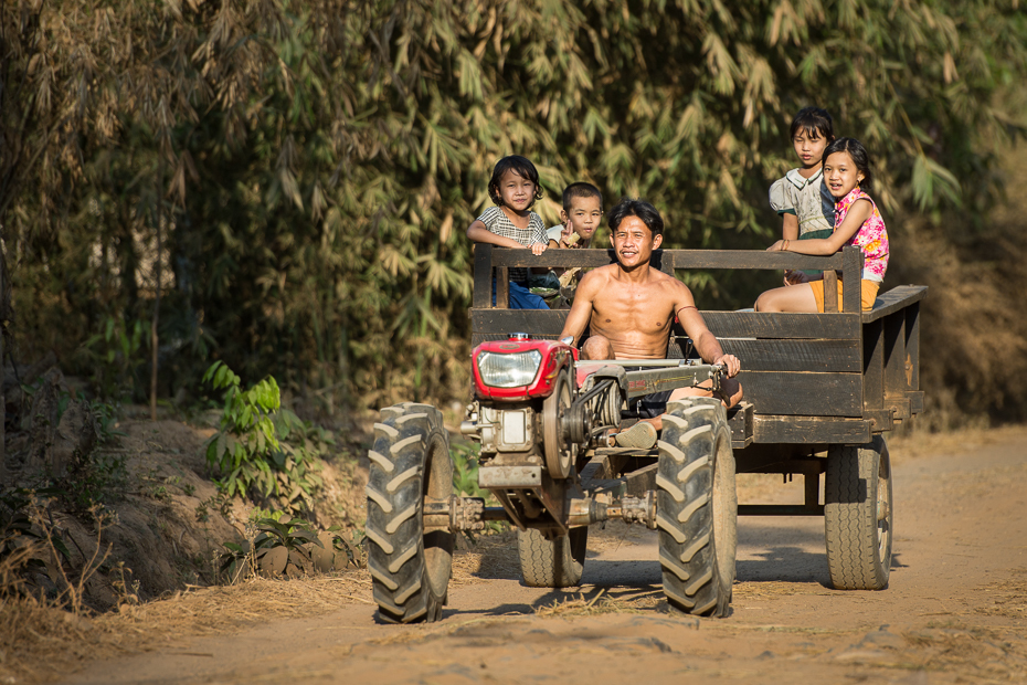  wiosce Ludzie Nikon D7200 AF-S Nikkor 70-200mm f/2.8G 0 Myanmar drzewo gleba pojazd roślina piasek błoto