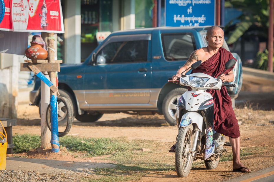  Mnich Ludzie Nikon D7100 AF-S Nikkor 70-200mm f/2.8G 0 Myanmar pojazd lądowy samochód pojazd poza trasami pojazd silnikowy Droga podróżować ulica rekreacja drzewo