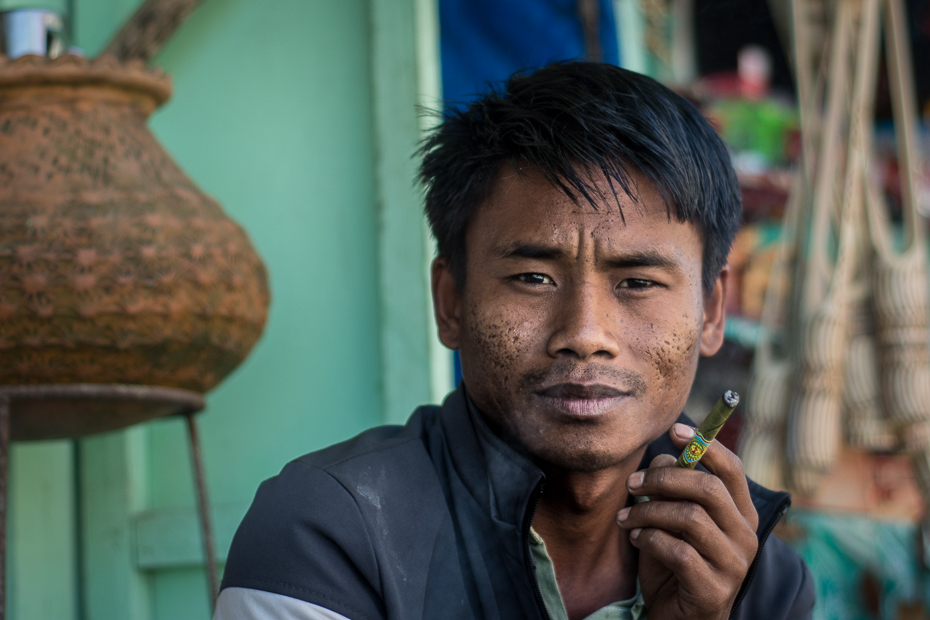  Przerwa Ludzie Nikon D7200 Nikkor 50mm f/1.8D 0 Myanmar osoba człowiek zarost