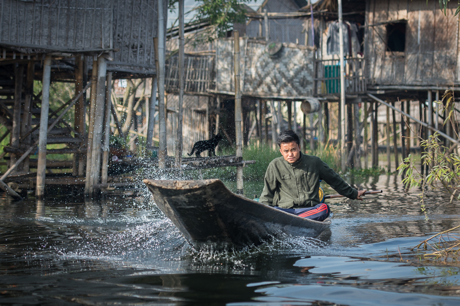  Życie codzienne Jezioro Inle Nikon D7100 AF-S Nikkor 70-200mm f/2.8G 0 Myanmar woda arteria wodna transport wodny drzewo rzeka łódź mokradło zalewisko roślina żeglarstwo
