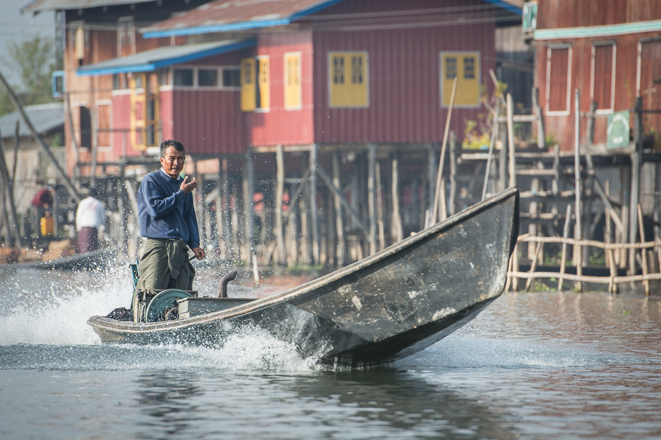  Życie codzienne Jezioro Inle Nikon D7100 AF-S Nikkor 70-200mm f/2.8G 0 Myanmar woda arteria wodna transport wodny żeglarstwo łódź pojazd wioślarstwo na wodzie rekreacja