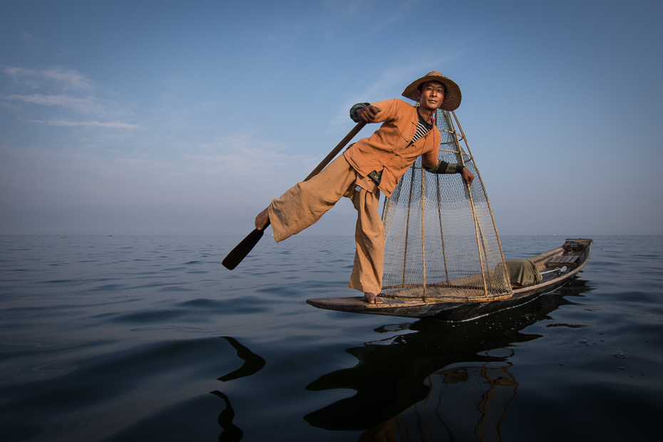  Rybak Jezioro Inle Nikon D7200 Sigma 10-20mm f/3.5 HSM 0 Myanmar woda morze niebo odbicie ocean horyzont spokojna łodzie i sprzęt żeglarski oraz zaopatrzenie zabawa wakacje
