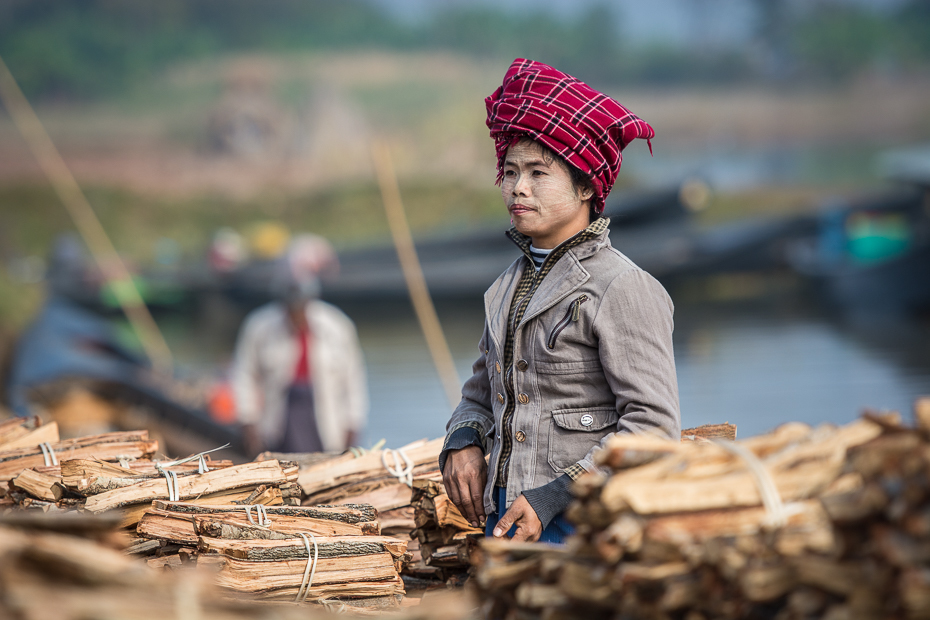  Sprzedaż drewna Jezioro Inle Nikon D7100 AF-S Nikkor 70-200mm f/2.8G 0 Myanmar dziecko rekreacja wakacje