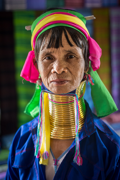  Kobieta Kayan Jezioro Inle Nikon D7100 Nikkor 50mm f/1.8D 0 Myanmar ludzie żółty plemię zabawa nakrycie głowy człowiek uśmiech dziewczyna