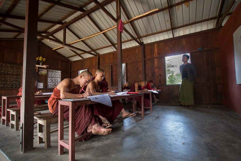  Szkoła dla mnichów Miejsca Nikon D7200 Sigma 10-20mm f/3.5 HSM 0 Myanmar stół świątynia meble drewno projektowanie wnętrz dom