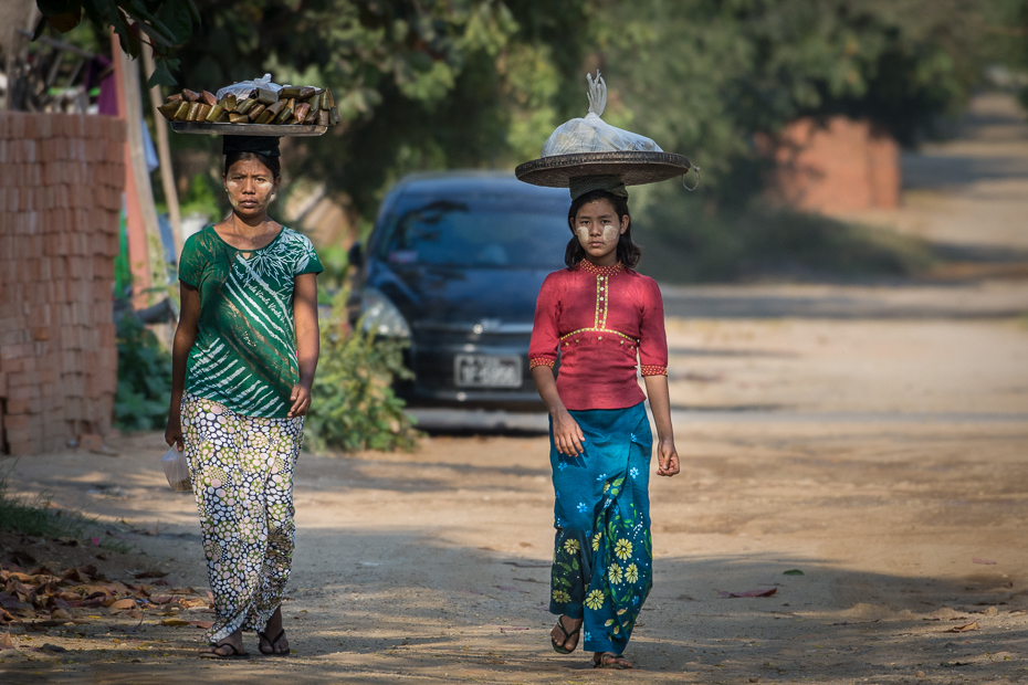  Dużo głowie Ludzie Nikon D7200 NIKKOR 200-500mm f/5.6E AF-S 0 Myanmar ludzie dziewczyna wakacje drzewo podróżować świątynia dziecko zabawa wolny czas woda