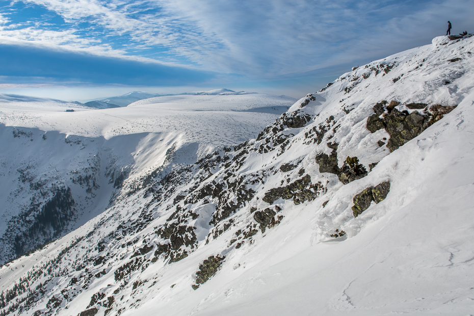 Śnieżka 0 Nikon D7100 AF-S Zoom-Nikkor 17-55mm f/2.8G IF-ED górzyste formy terenu niebo śnieg pasmo górskie zimowy Góra Chmura grzbiet zjawisko geologiczne piste