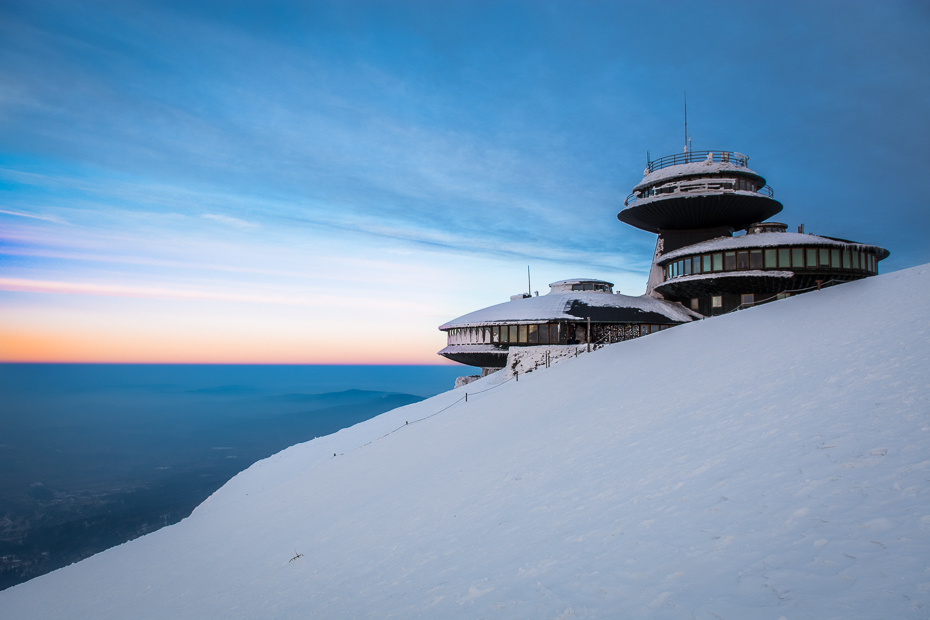  Śnieżka 0 Nikon D7100 AF-S Zoom-Nikkor 17-55mm f/2.8G IF-ED niebo morze śnieg Chmura Góra pasmo górskie zimowy lodowaty kształt terenu woda arktyczny