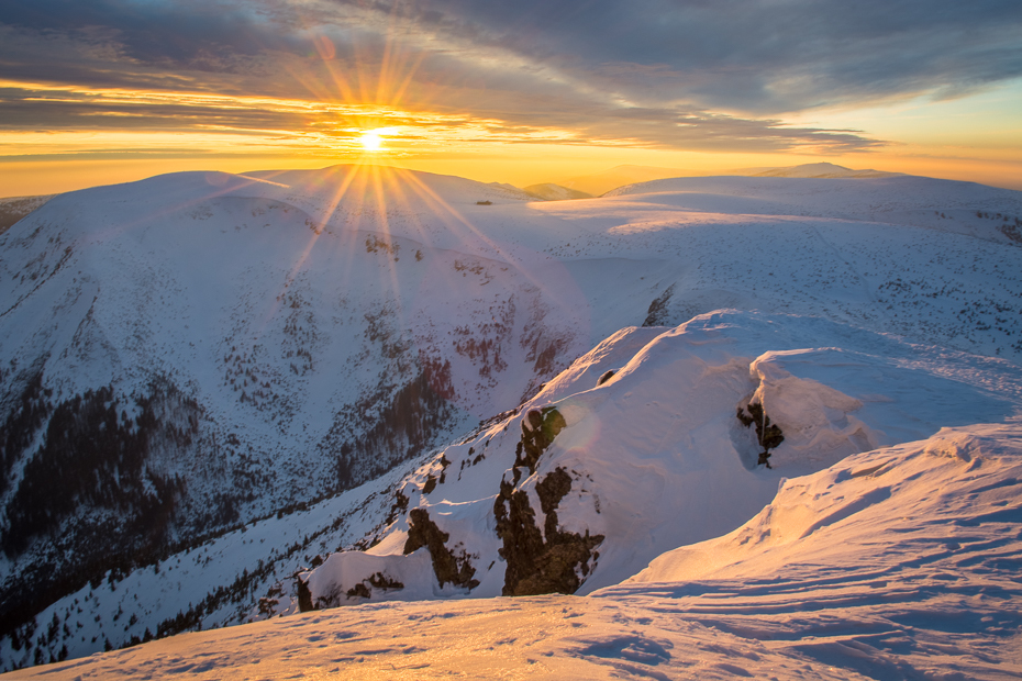  Śnieżka 0 Nikon D7100 AF-S Zoom-Nikkor 17-55mm f/2.8G IF-ED niebo górzyste formy terenu śnieg Góra zimowy pasmo górskie grzbiet spadł Chmura zamrażanie