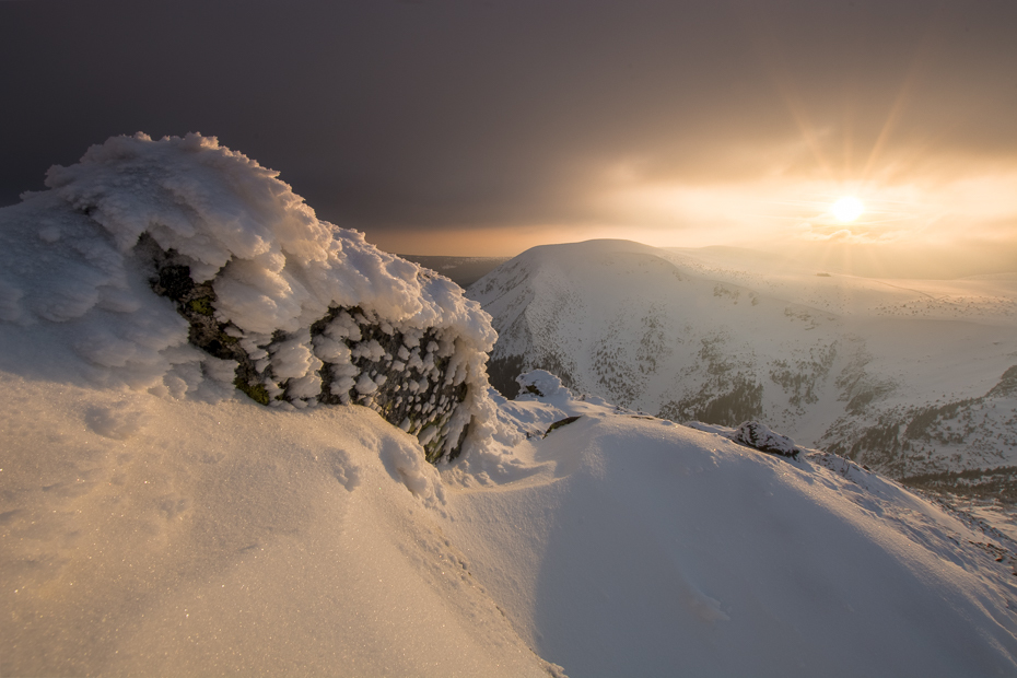  Karkonosze Nikon D7100 Sigma 10-20mm f/3.5 HSM śnieg niebo górzyste formy terenu zimowy zamrażanie Góra Chmura ranek pasmo górskie atmosfera