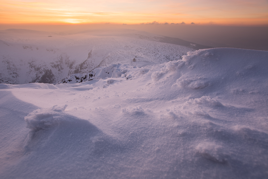  Karkonosze Nikon D7100 Sigma 10-20mm f/3.5 HSM śnieg niebo zimowy zamrażanie pasmo górskie ranek atmosfera arktyczny atmosfera ziemi zjawisko geologiczne
