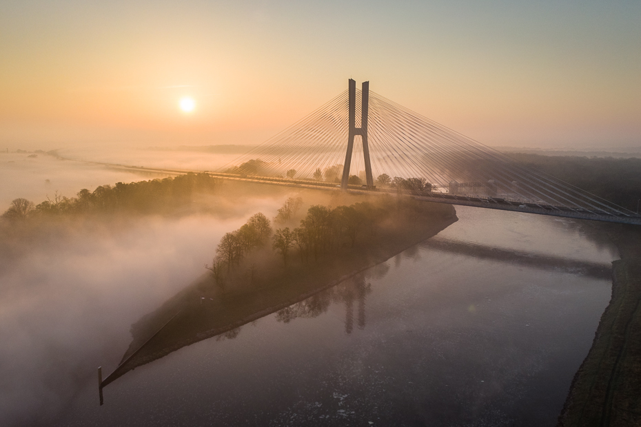  Most Rędziński Krajobraz Mavic Air mgła ranek wschód słońca świt odbicie most zamglenie naprawiony link woda niebo