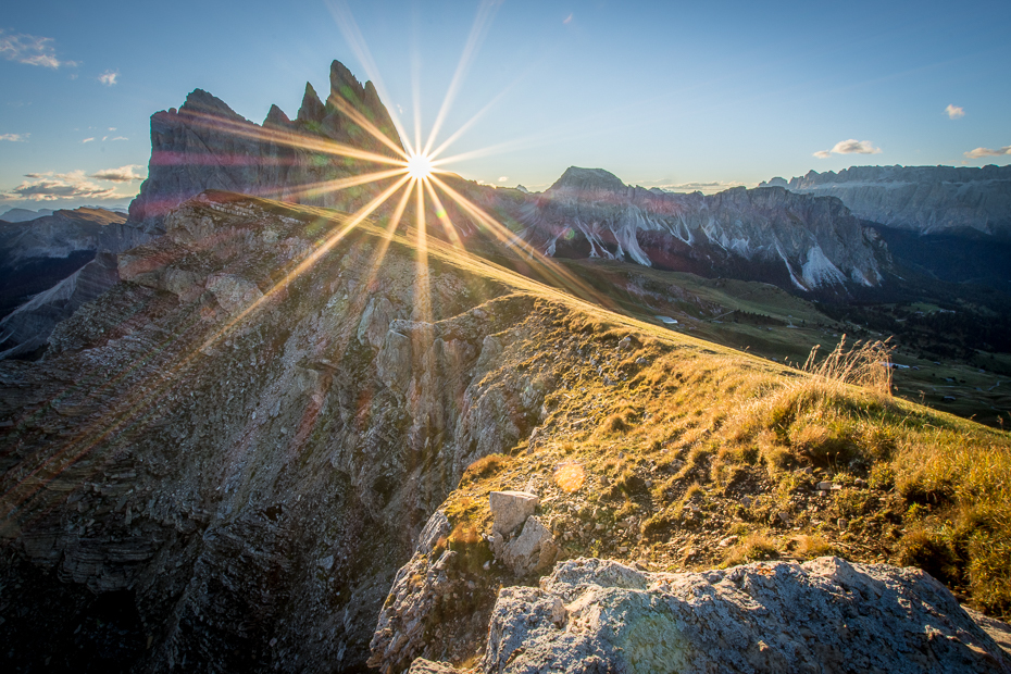 Seceda 0 Dolomity Nikon D7200 Sigma 10-20mm f/3.5 HSM górzyste formy terenu niebo Góra pasmo górskie pustynia grzbiet ranek Alpy światło słoneczne zamontuj scenerię