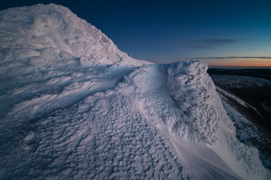  Śnieżka 0 Karkonosze Nikon Laowa D-Dreamer 12mm f/2.8 niebo górzyste formy terenu Góra lodowaty kształt terenu lód zjawisko geologiczne pasmo górskie lodowiec arktyczny atmosfera