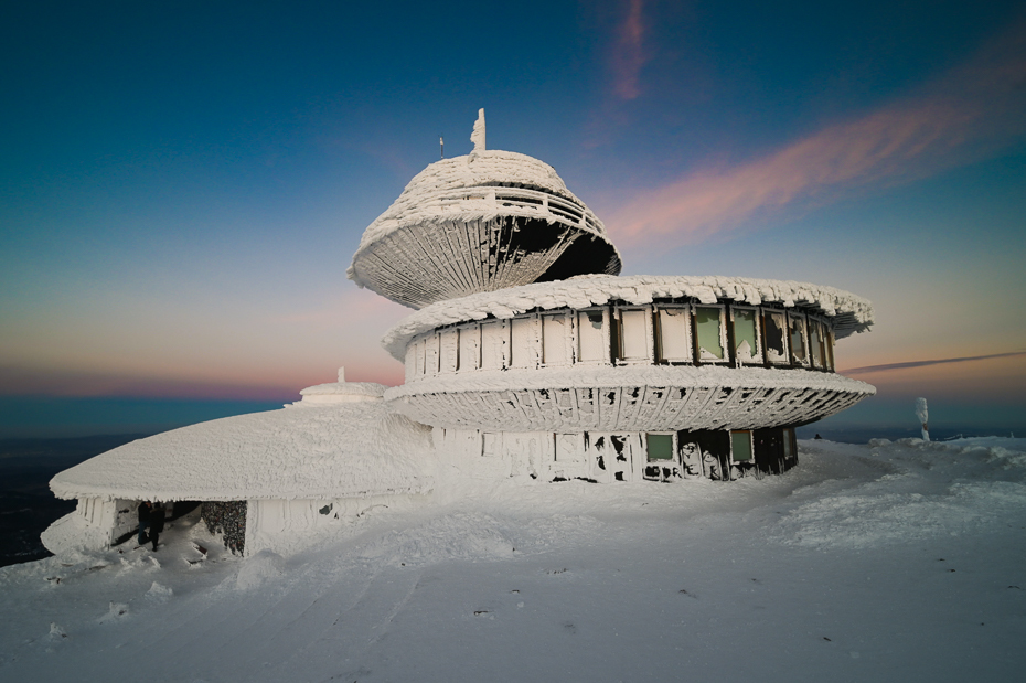  Śnieżka 0 Karkonosze Nikon Laowa D-Dreamer 12mm f/2.8 niebo zimowy Chmura zamrażanie Obserwatorium architektura arktyczny śnieg lód krajobraz