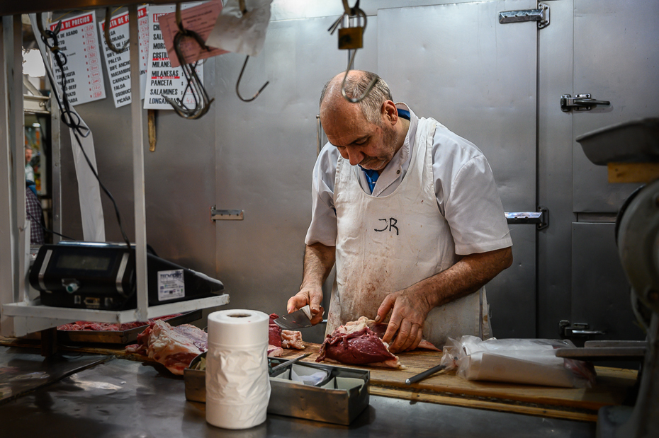  Rzeźnik Buenos Aires Nikon Nikkor 24-70mm f/4 0 Patagonia rzeźnik gotować Przetwórstwo spożywcze Krajalnica do mięsa jedzenie mięso rzemieślnik gotowanie