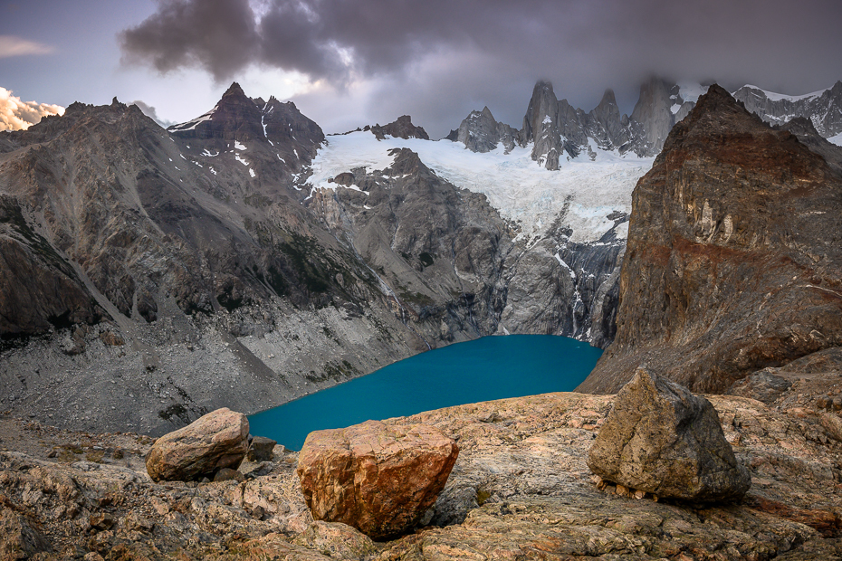  Laguna Sucia Argentyna Nikon Nikkor 24-70mm f/4 0 Patagonia górzyste formy terenu Góra Natura Naturalny krajobraz pasmo górskie skała niebo pustynia jezioro Alpy