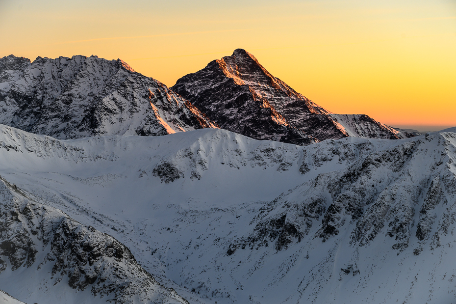  Tatry Nikon Nikkor 24-70mm f/4 górzyste formy terenu Góra pasmo górskie lodowaty kształt terenu grzbiet zimowy niebo śnieg Alpy zjawisko geologiczne