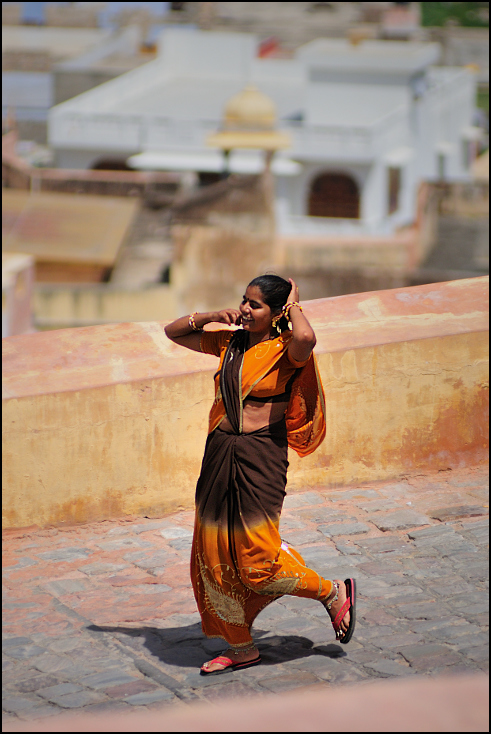  Kobieta Ulice Nikon D300 Zoom-Nikkor 80-200mm f/2.8D Indie 0 świątynia sztuki sceniczne rekreacja zabawa dziewczyna