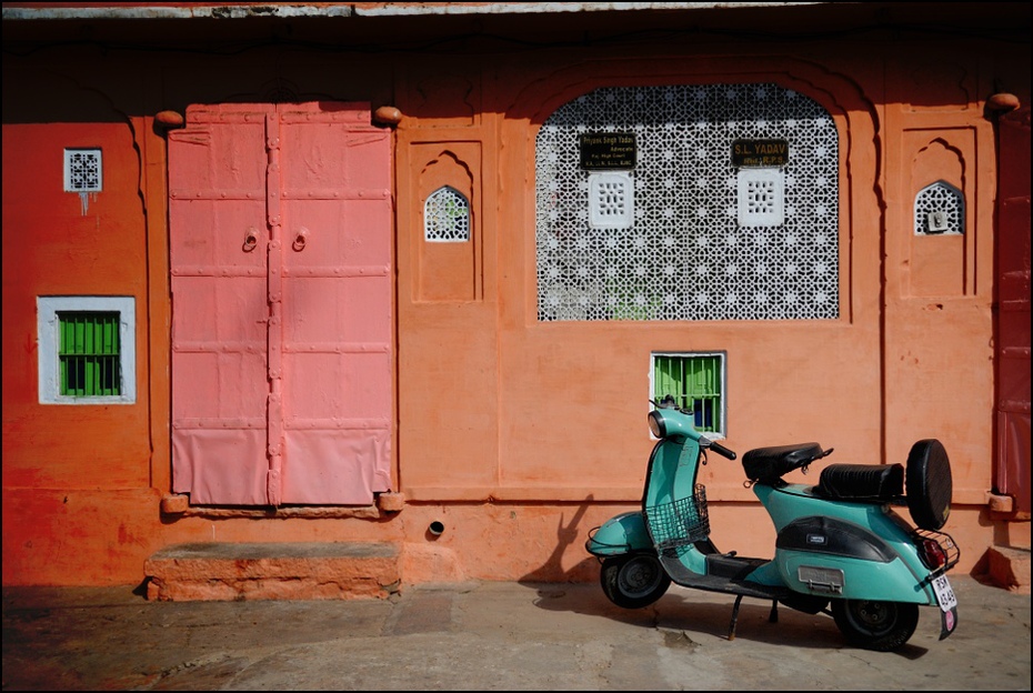  Ulice Jaipuru Nikon D200 AF-S Zoom-Nikkor 17-55mm f/2.8G IF-ED Indie 0 Zielony Ściana dom migawka drzwi okno samochód Dom fasada Sztuka uliczna