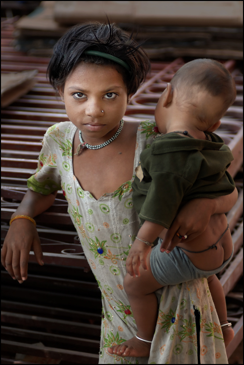  Delhi slumdog Portret Nikon D300 Zoom-Nikkor 80-200mm f/2.8D Indie 0 ludzie skóra dziecko dziewczyna piękno oko brzuch chłopak bagażnik samochodowy człowiek