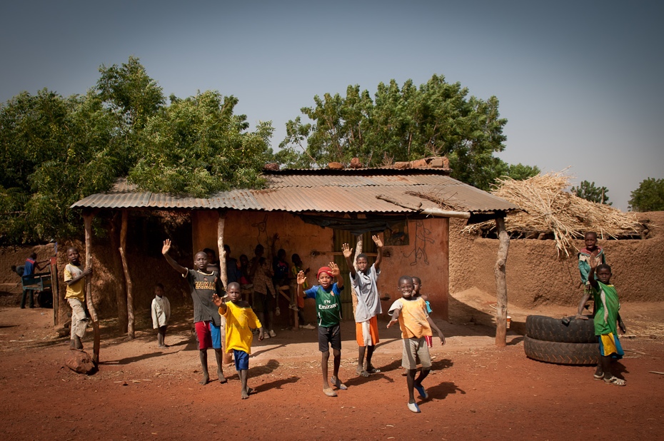  Dzieci Mali Nikon D300 AF-S Zoom-Nikkor 17-55mm f/2.8G IF-ED Budapeszt Bamako 0 niebo drzewo obszar wiejski krajobraz podróżować turystyka wioska dom rekreacja Chata