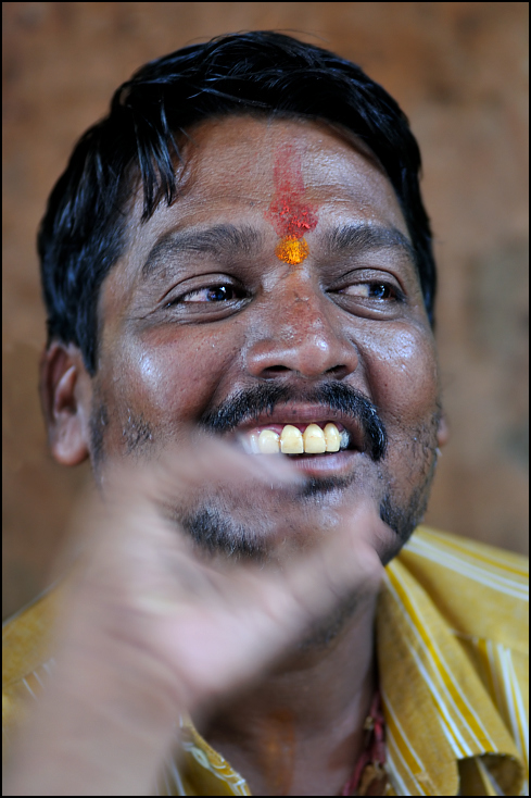  Portret Nikon D300 Zoom-Nikkor 80-200mm f/2.8D Indie 0 Twarz nos głowa Broda oko człowiek świątynia ścieśniać czoło uśmiech