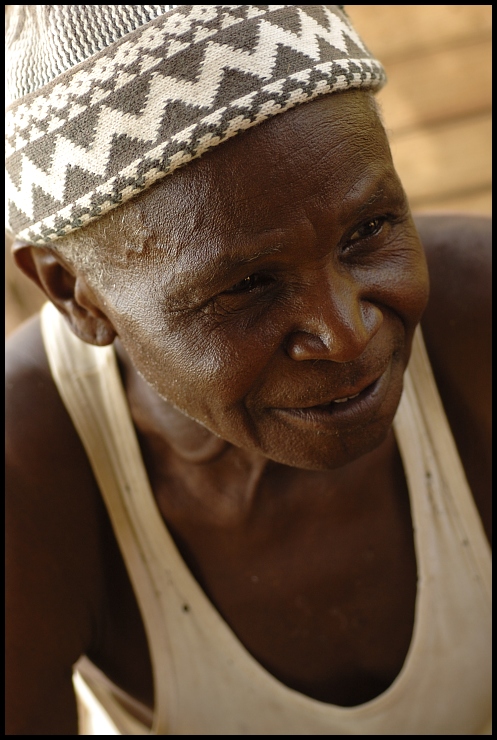 Szef wioski Ludzie Nikon D70 Micro-Nikkor 60mm f/2.8D Senegal 0 ścieśniać człowiek świątynia zmarszczka