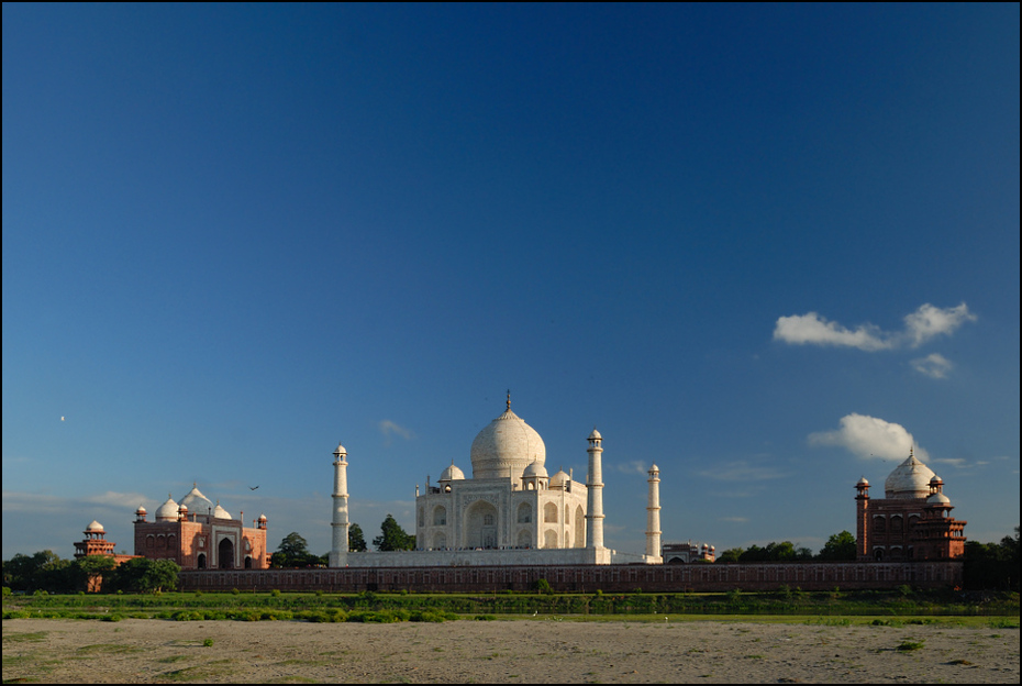  Taj Mahal Architektura Nikon D200 AF-S Zoom-Nikkor 17-55mm f/2.8G IF-ED Indie 0 niebo punkt orientacyjny dzień Chmura sylwetka na tle nieba architektura horyzont kopuła budynek Miasto