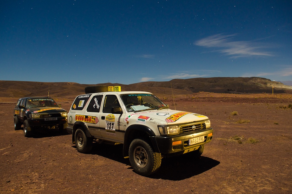  Team 0 127: Toyota 4runner Maroko Nikon D7000 AF-S Zoom-Nikkor 17-55mm f/2.8G IF-ED Budapeszt Bamako 1 samochód poza trasami pustynia Natura eoliczny krajobraz pojazd żółty off wyścigi drogowe górzyste formy terenu niebo