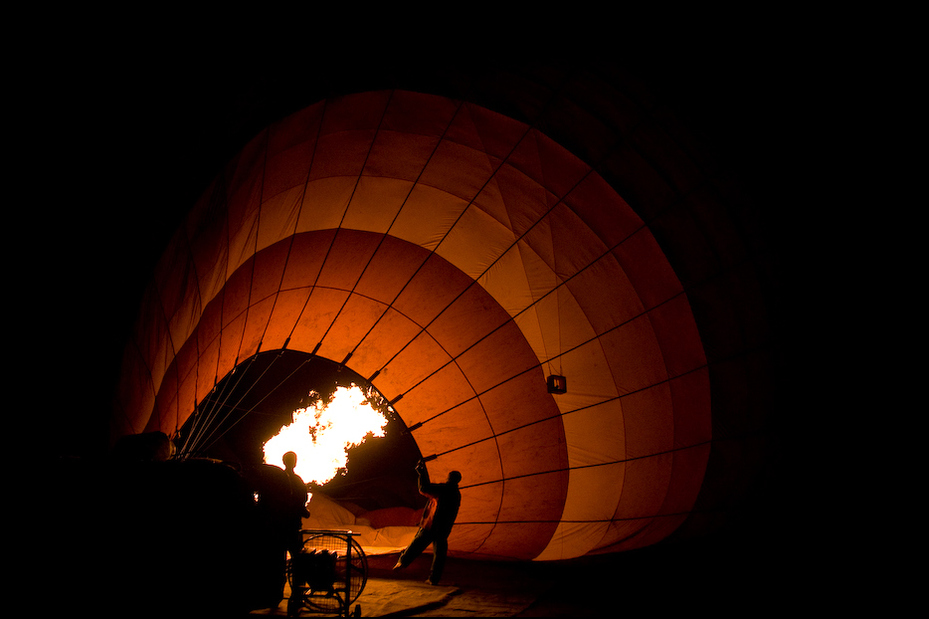  Napełnianie balonu Balon Nikon D300 AF-S Zoom-Nikkor 17-55mm f/2.8G IF-ED Kenia 0 lekki niebo ciemność noc oświetlenie