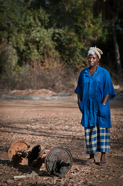  Kobieta Niokolo-Koba Senegal Nikon D300 AF-S Nikkor 70-200mm f/2.8G Budapeszt Bamako 0 pustynia drzewo woda dziewczyna człowiek zabawa gleba roślina wakacje rekreacja