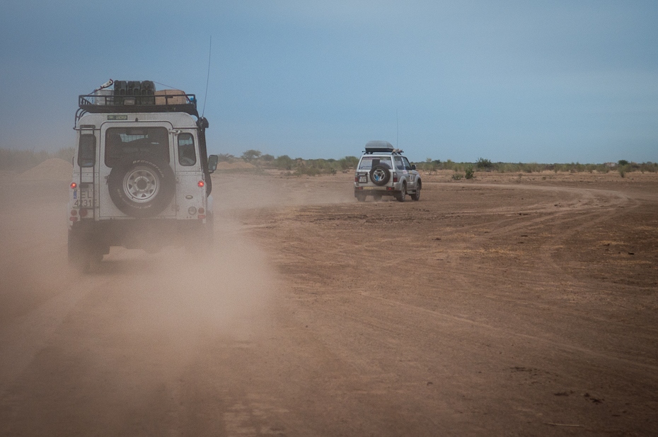  Jazda kurzu Rajdowe Nikon D300 AF-S Zoom-Nikkor 17-55mm f/2.8G IF-ED Budapeszt Bamako 0 Droga pustynia gleba pojazd samochód kurz poza trasami transport rodzaj transportu eoliczny krajobraz