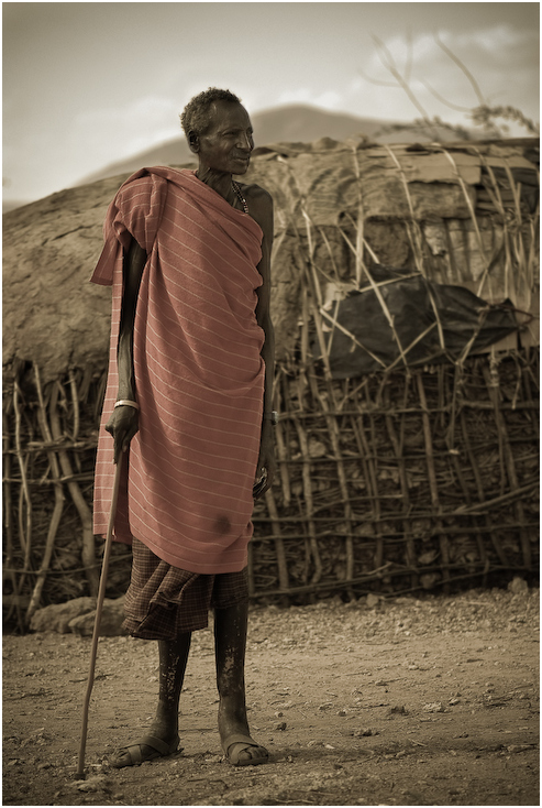  Starzec Samburu Ludzie Nikon D200 AF-S Micro-Nikkor 105mm f/2.8G IF-ED Kenia 0 fotografia na stojąco odzież wierzchnia dziewczyna sukienka człowiek ludzkie zachowanie zbiory fotografii