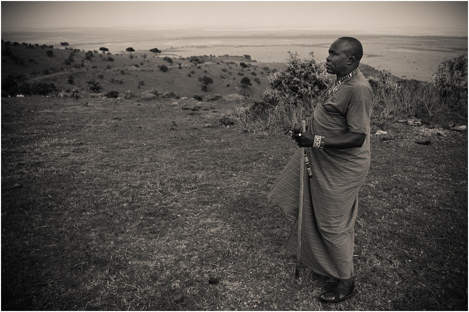  Masaj Ludzie maasai mara village Nikon D300 AF-S Zoom-Nikkor 17-55mm f/2.8G IF-ED Kenia 0 fotografia czarny czarny i biały na stojąco niebo drzewo fotografia monochromatyczna ranek krajobraz