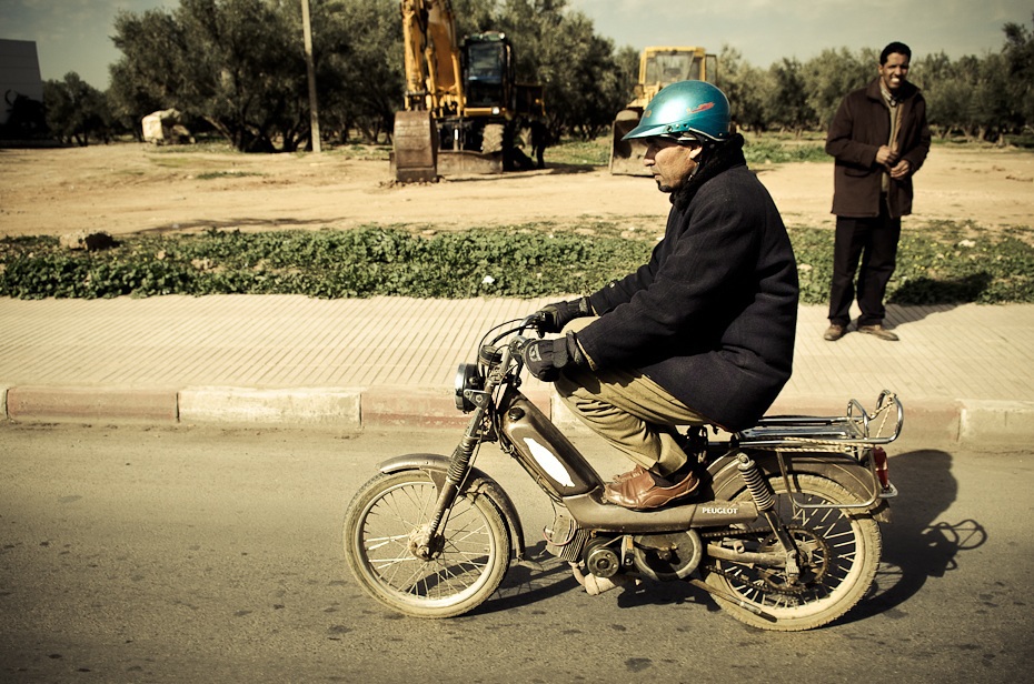  Skuter Maroko Nikon D7000 AF-S Zoom-Nikkor 17-55mm f/2.8G IF-ED Budapeszt Bamako 0 pojazd lądowy rower pojazd motocykl Wyposażenie sportowe gleba rower górski samochód akcesoria rowerowe koło