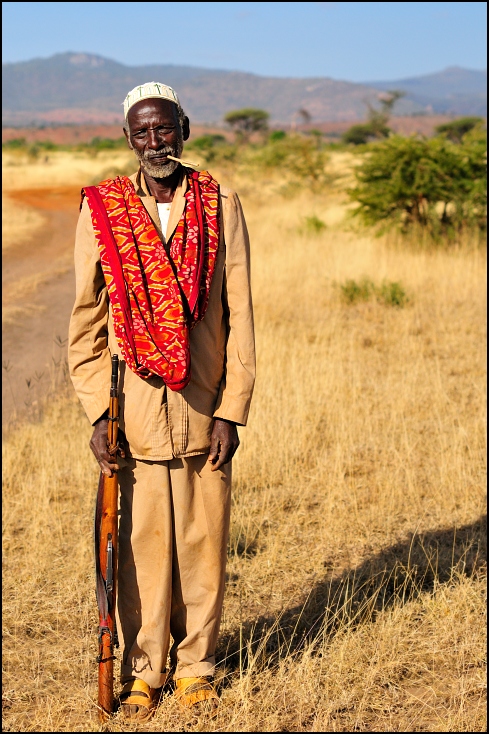  Strażnik Ludzie Nikon D300 AF-S Micro Nikkor 60mm f/2.8G Etiopia 0 gleba plemię pole obszar wiejski łąka krajobraz trawa rolnictwo rodzina traw sawanna