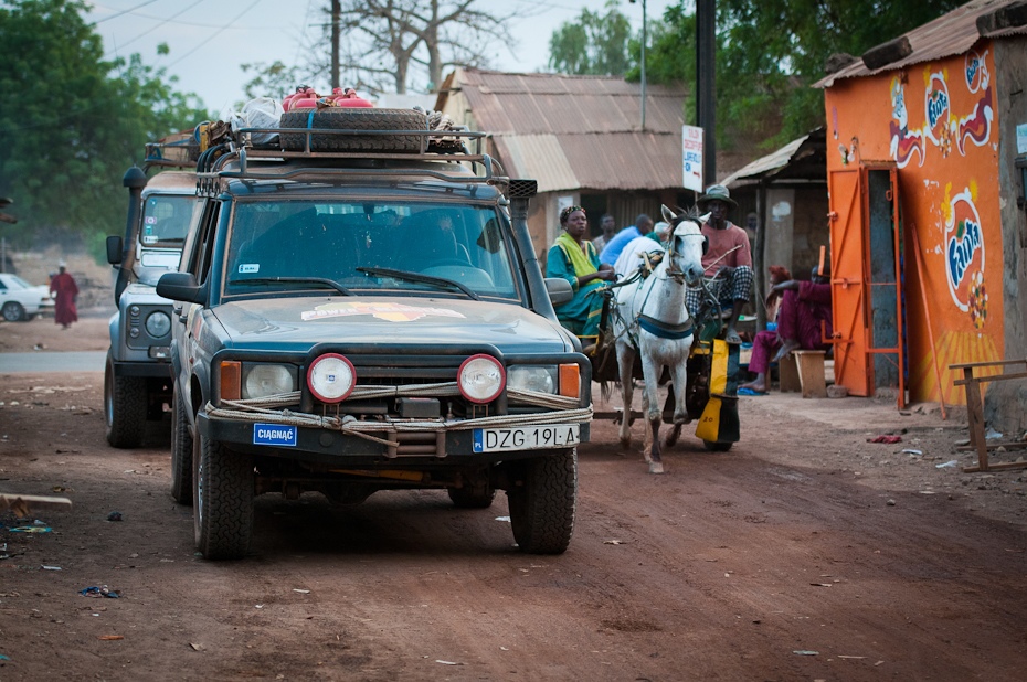  Team 98: Power Rangers Senegal Nikon D300 AF-S Nikkor 70-200mm f/2.8G Budapeszt Bamako 0 pojazd samochód transport poza trasami pojazd silnikowy rodzaj transportu Droga sportowy pojazd sportowy na zewnątrz samochodu Pojazd terenowy